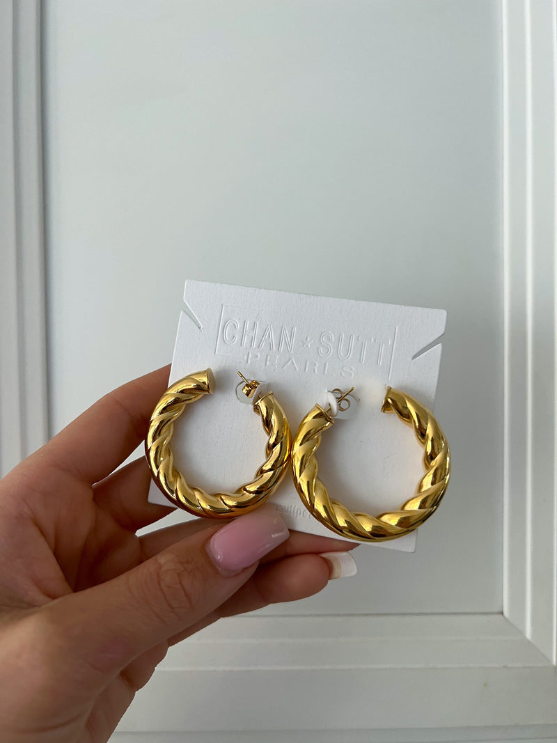 THE REESE HOOPS